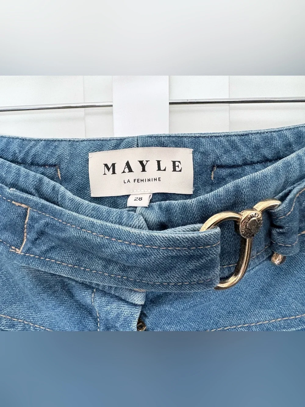 Maison Mayle High-Rise Mid-Blue Jeans with Front D-Ring Belt 28/6